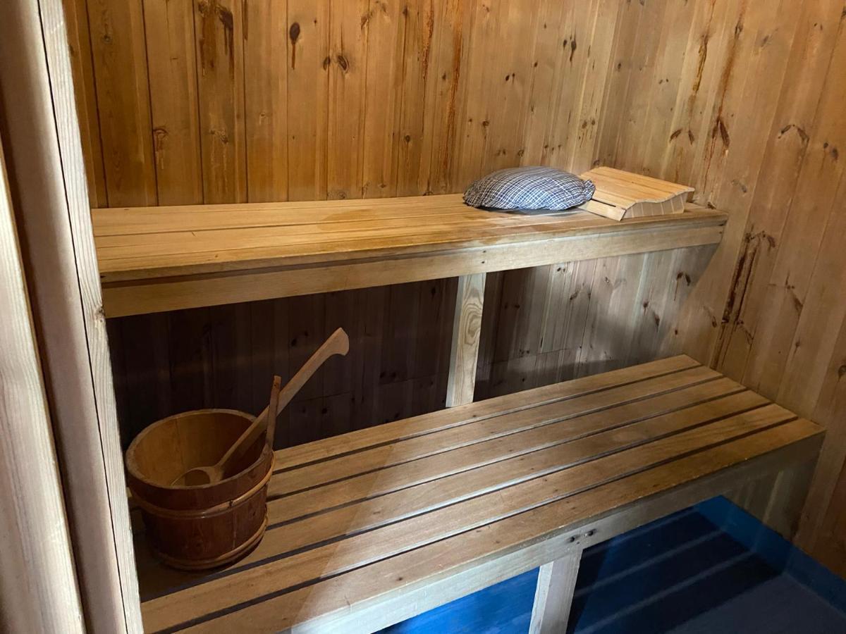 Gaeststuga I Loefsaeng Hajstorp Töreboda Exterior foto